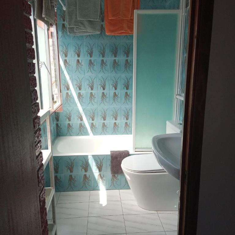 Pensión Los Pinos Gijón - Chambre Familiale avec Salle de Bains Privative - 7