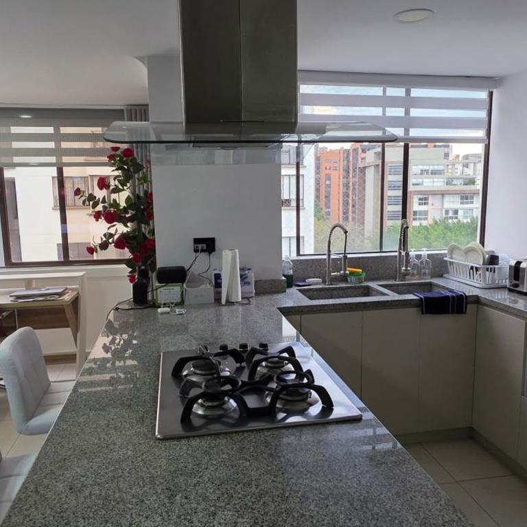 2 Bdrms Lleras, Provenza Apt, 98 inch TV & Pool table - Apartamento de 2 dormitorios - 18