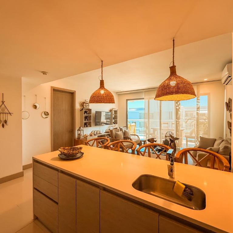 Lujo - Jacuzzi-Acceso a playa-2Hab-10 Min Airport - Two-Bedroom Apartment with Balcony and Sea View - 26