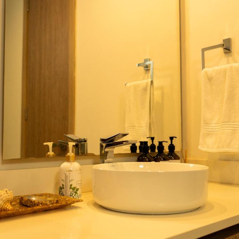 Lujo - Jacuzzi-Acceso a playa-2Hab-10 Min Airport - Two-Bedroom Apartment with Balcony and Sea View - 66