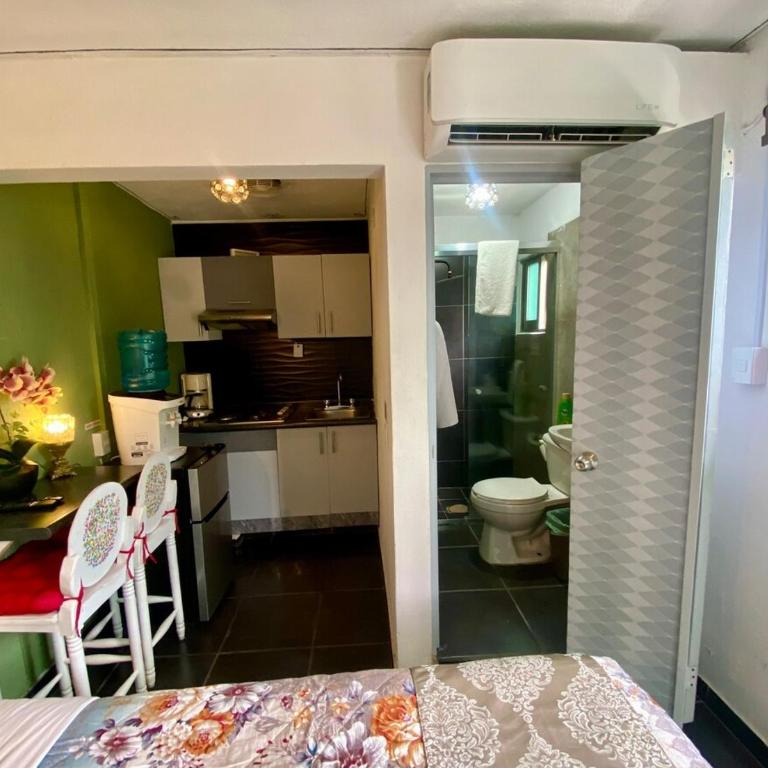 Suites Casa Pajaritos Mezquitán - Habitación Doble Económica - 1