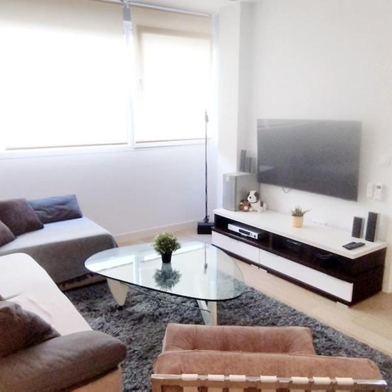 PICASSO - Quiet Renovated Apartment with Oven and Dishwasher and Lift - Steps from Calle San Miguel - Apartamento - 11