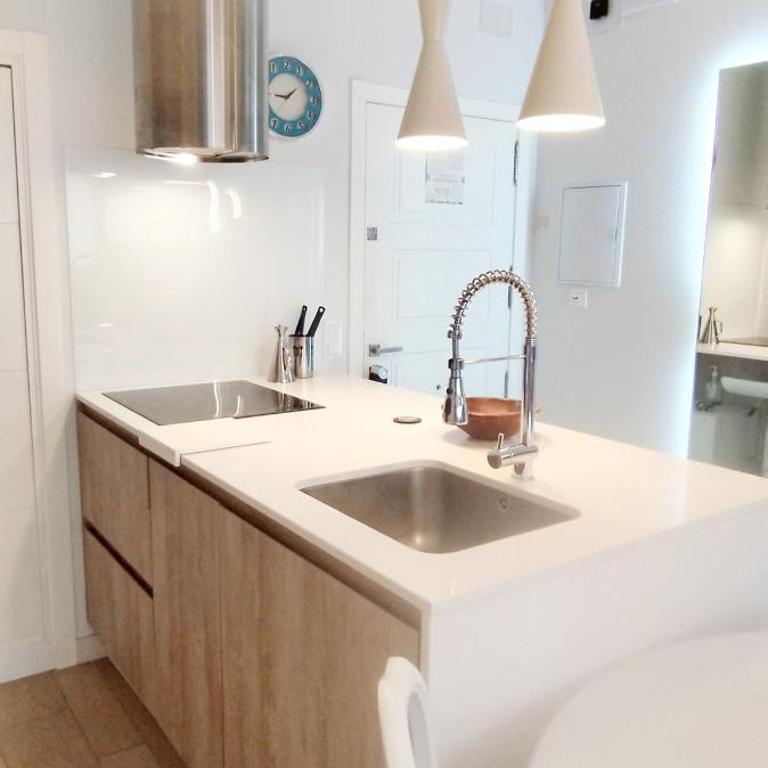 PICASSO - Quiet Renovated Apartment with Oven and Dishwasher and Lift - Steps from Calle San Miguel - Apartamento - 7