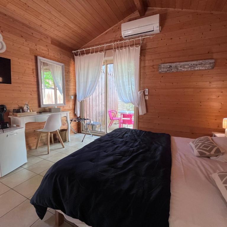 La Villa Herbert - Piscine chauffée, Spa, Vélos gratuits - Chambre Double avec Terrasse - 1