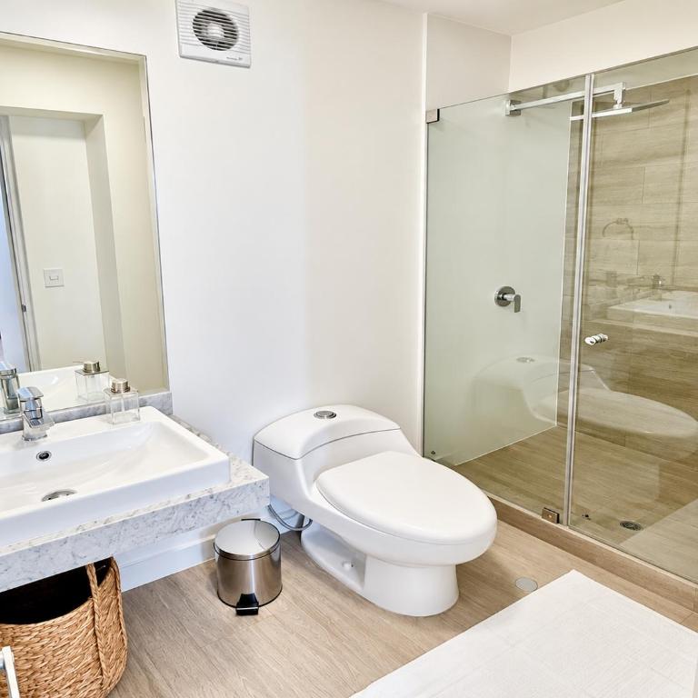 Miraflores luxury departments with a Beautiful View - Three-Bedroom Premium Apartment with Balcony - 4