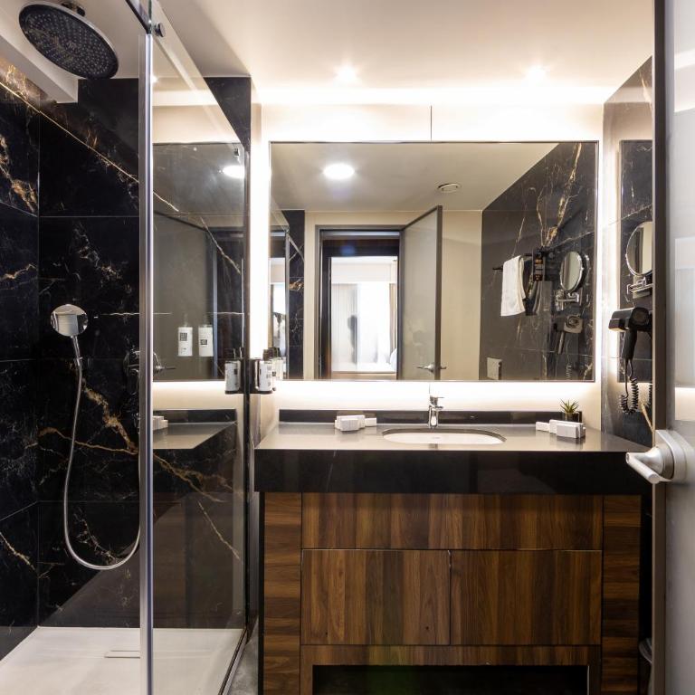 Nobel Design Hotel - Superior Doppelzimmer mit Balkon - 6