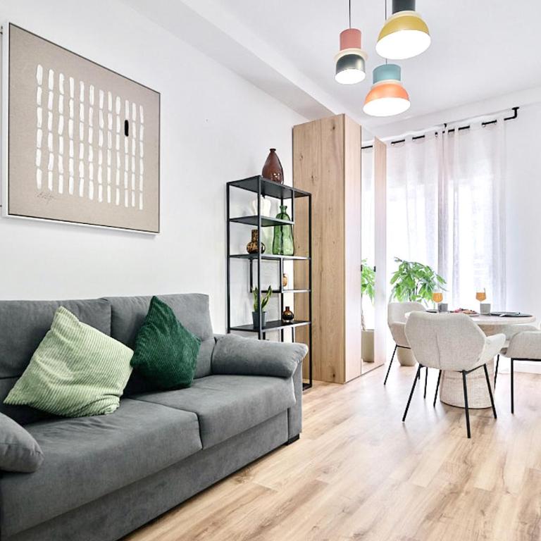 Pisos nuevos en calle Ripalda - Barrio del Carmen - Estudio con sofá cama - 4