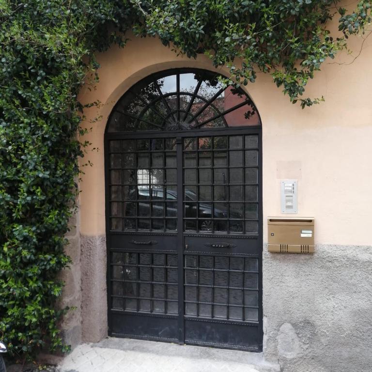 Casa Meris tra medioevo e oriente Viterbo centro - Ampia Camera Matrimoniale - 1