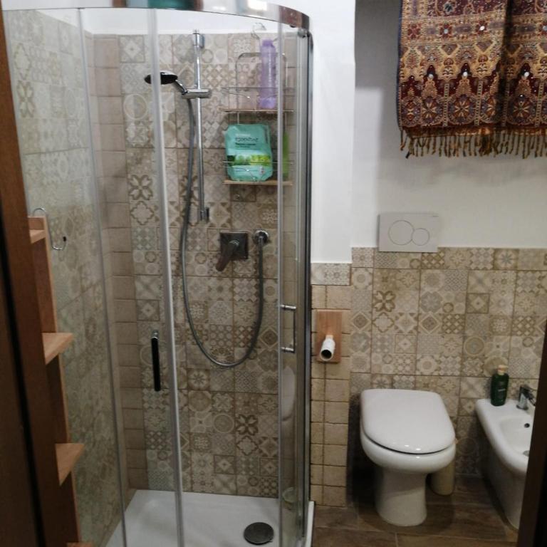 Casa Meris tra medioevo e oriente Viterbo centro - Ampia Camera Matrimoniale - 6