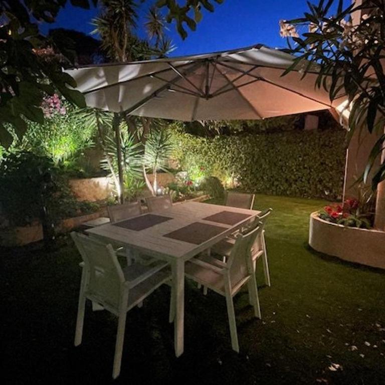 Charmante maison 4 pièces, 6 personnes, à 400m de la plage - Maison 3 Chambres - 21