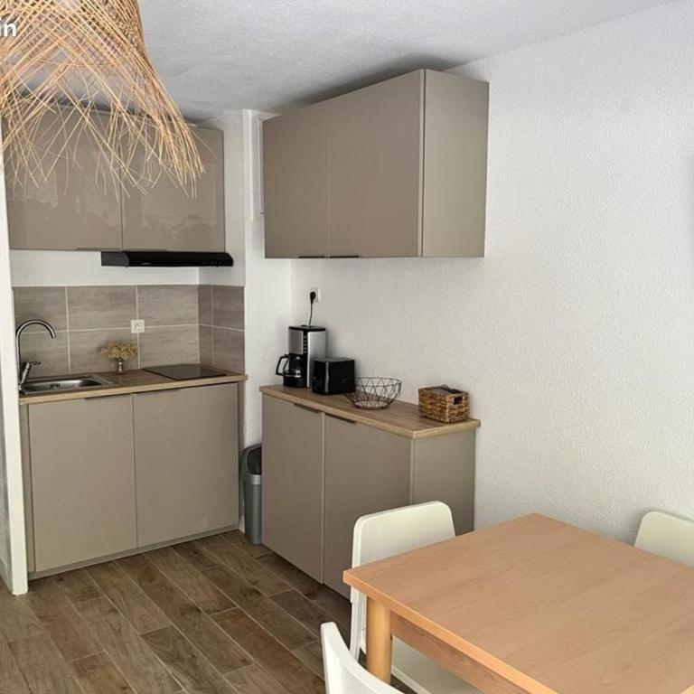Studio avec jardinet dans la baie de Calvi pour 4 personnes à 200 mètres de la plage de sable fin - Appartement 2 Chambres - 6