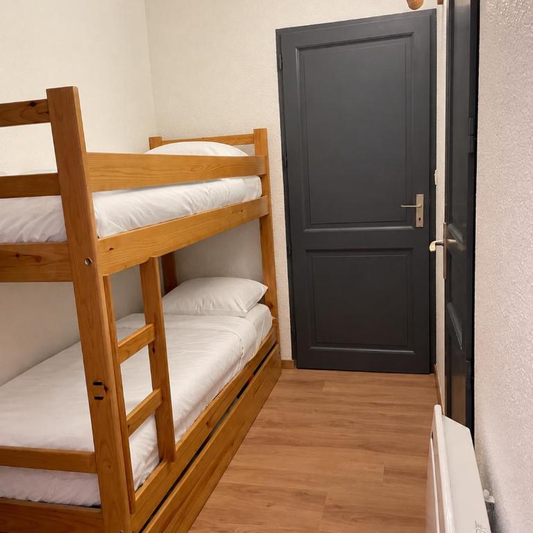 Jolie T2 en plein centre-ville ville de Font-Romeu - Appartement 1 Chambre - 8