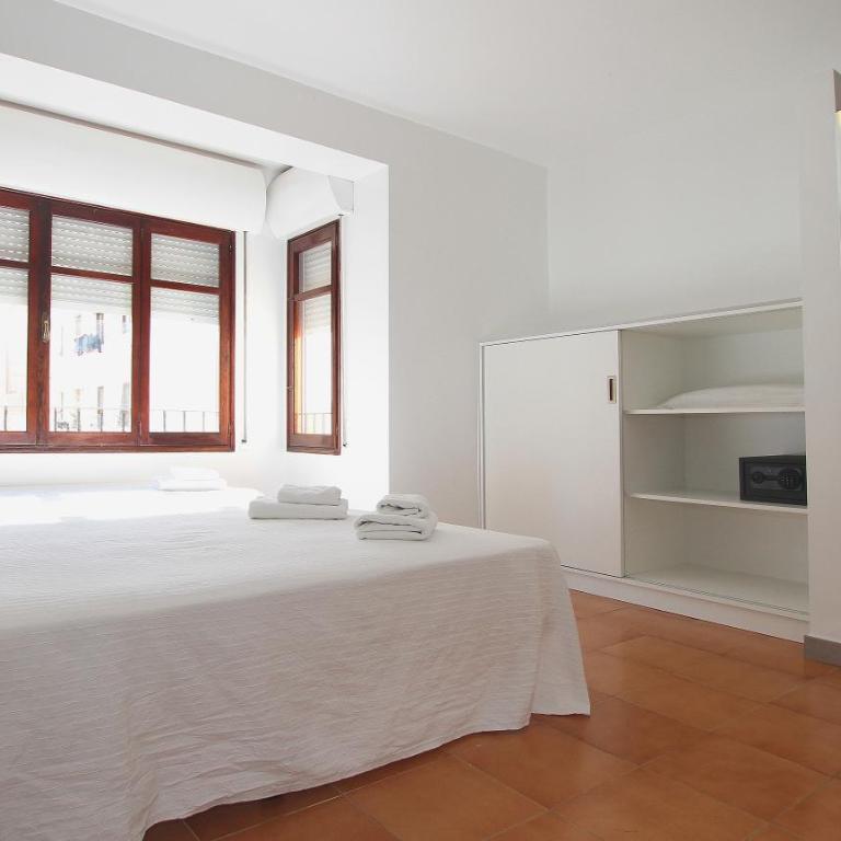 Hostal Ripoll Ibiza - Habitación Triple con baño compartido - 4