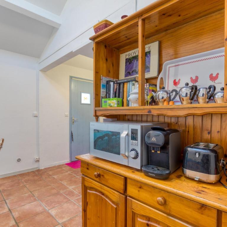 Le Flamant Rose - One-Bedroom Apartment with Garden View - 5