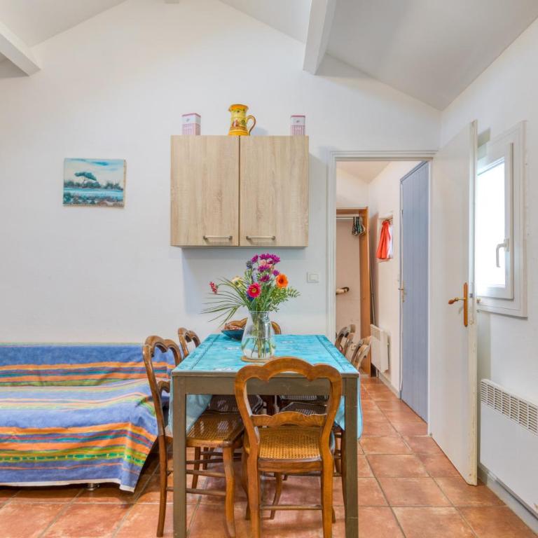 Le Flamant Rose - One-Bedroom Apartment with Garden View - 2