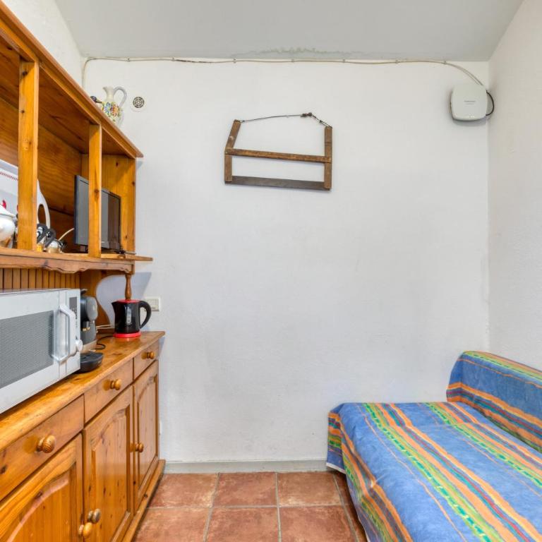 Le Flamant Rose - One-Bedroom Apartment with Garden View - 4