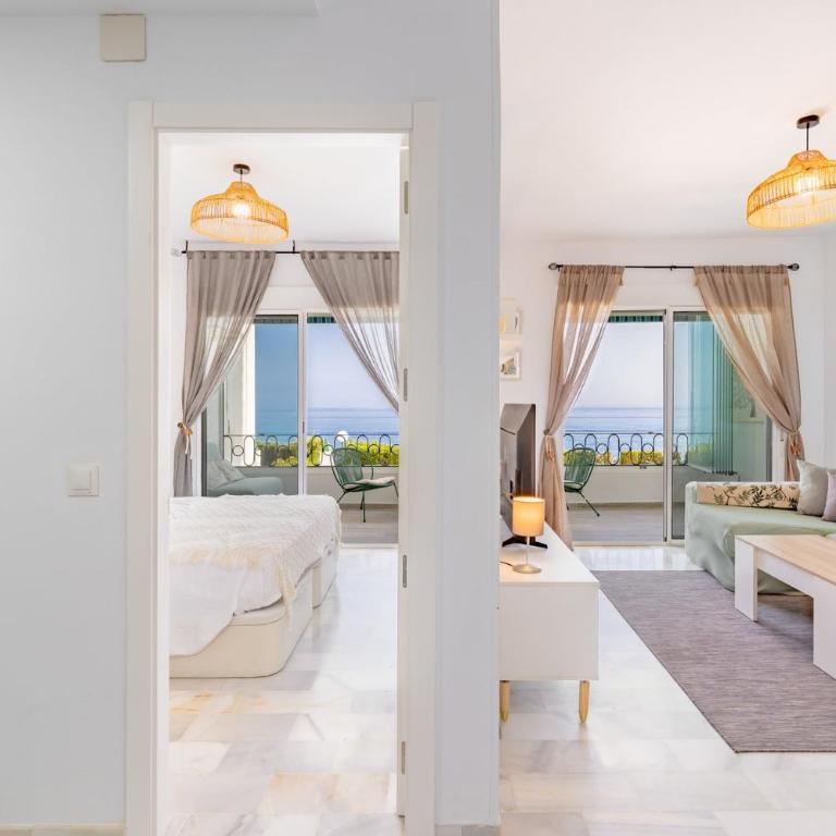 GuestReady - Beachfront in Torrox - Two-Bedroom Apartment - 2