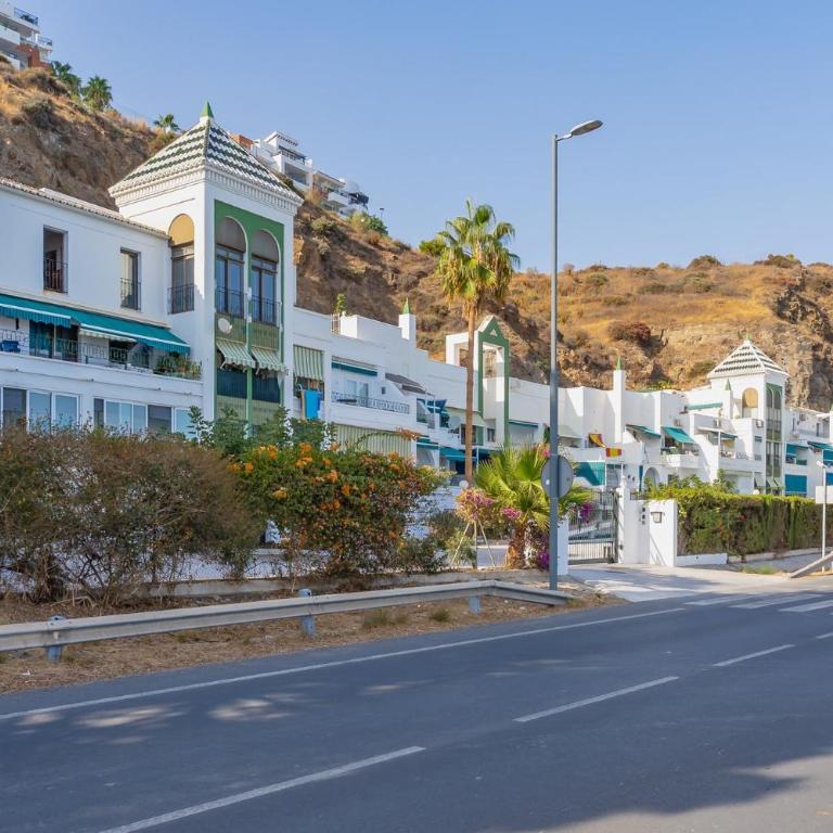 GuestReady - Beachfront in Torrox - Two-Bedroom Apartment - 5