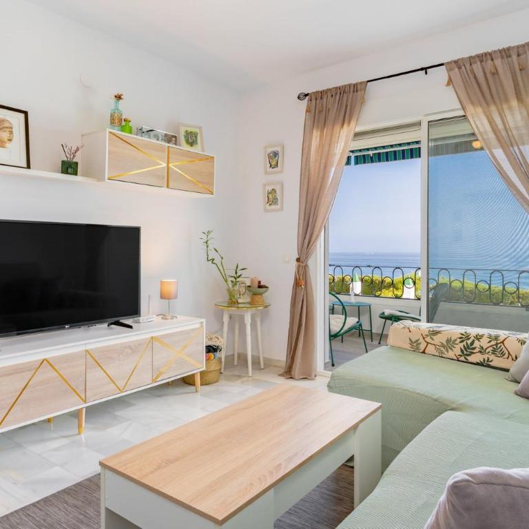 GuestReady - Beachfront in Torrox - Two-Bedroom Apartment - 10