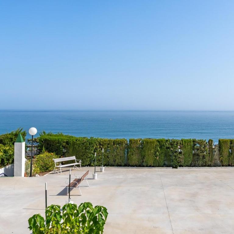 GuestReady - Beachfront in Torrox - Two-Bedroom Apartment - 20