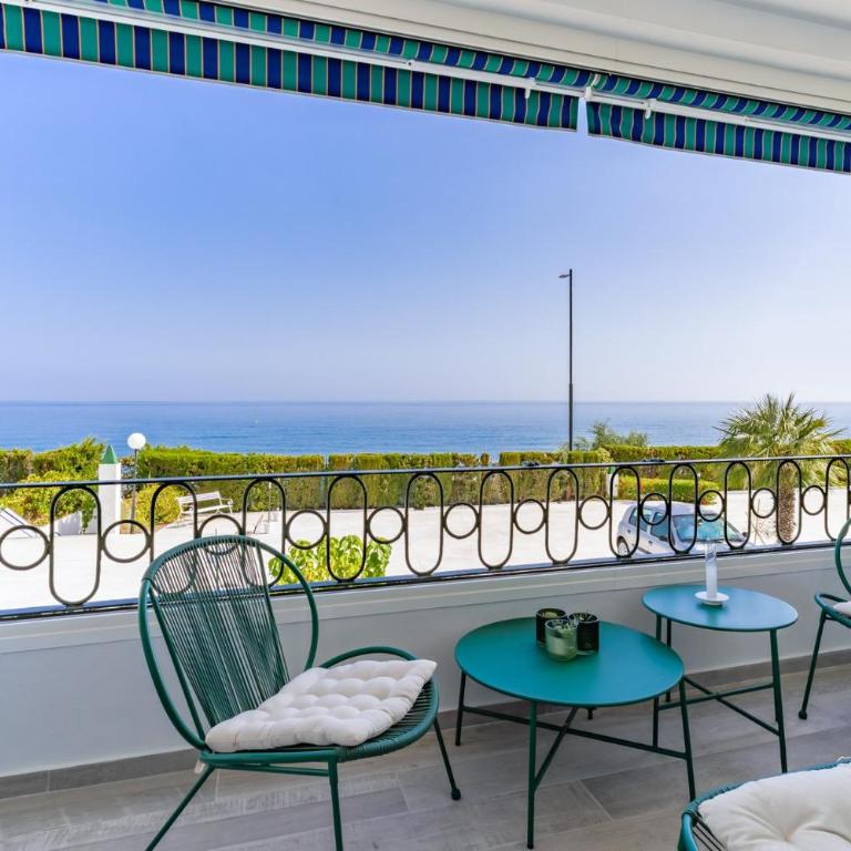 GuestReady - Beachfront in Torrox - Two-Bedroom Apartment - 1