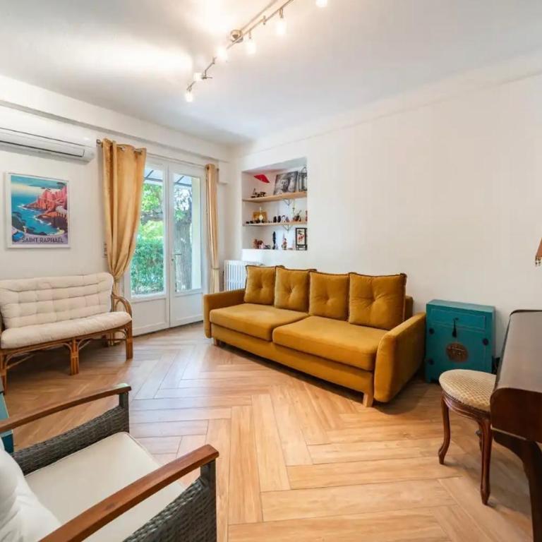 Villa 10 mn on foot from beaches, TGV station and city center with swimming pool - Villa - 11