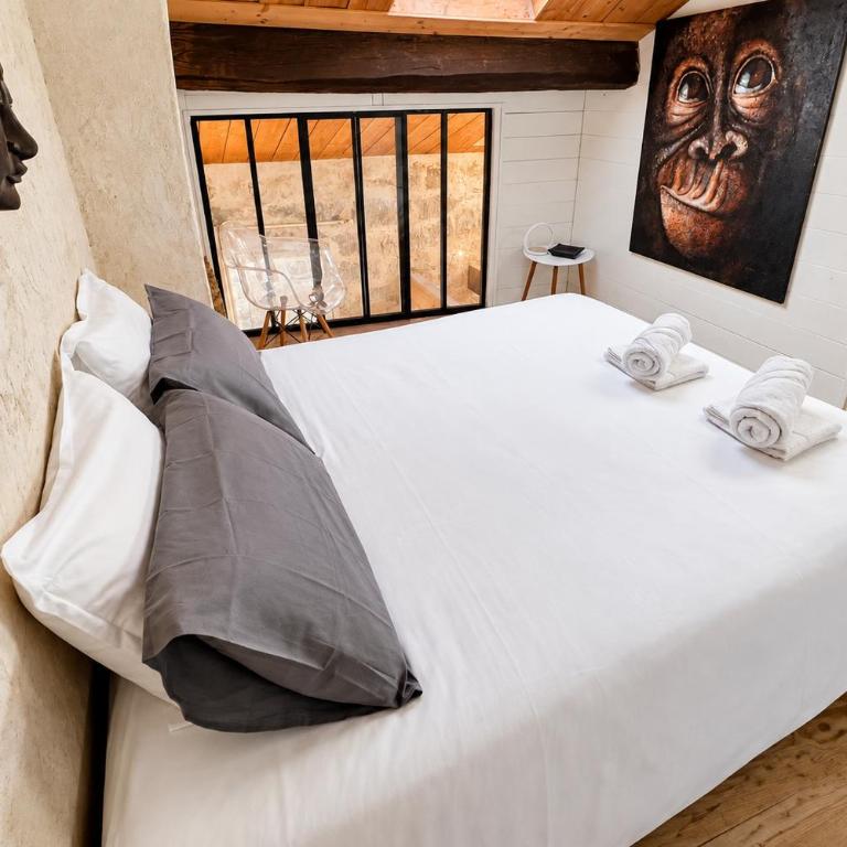 AC - Rooftop views - Festival heart - Two-Bedroom Apartment - 2