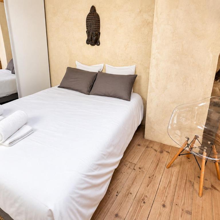 AC - Rooftop views - Festival heart - Two-Bedroom Apartment - 27