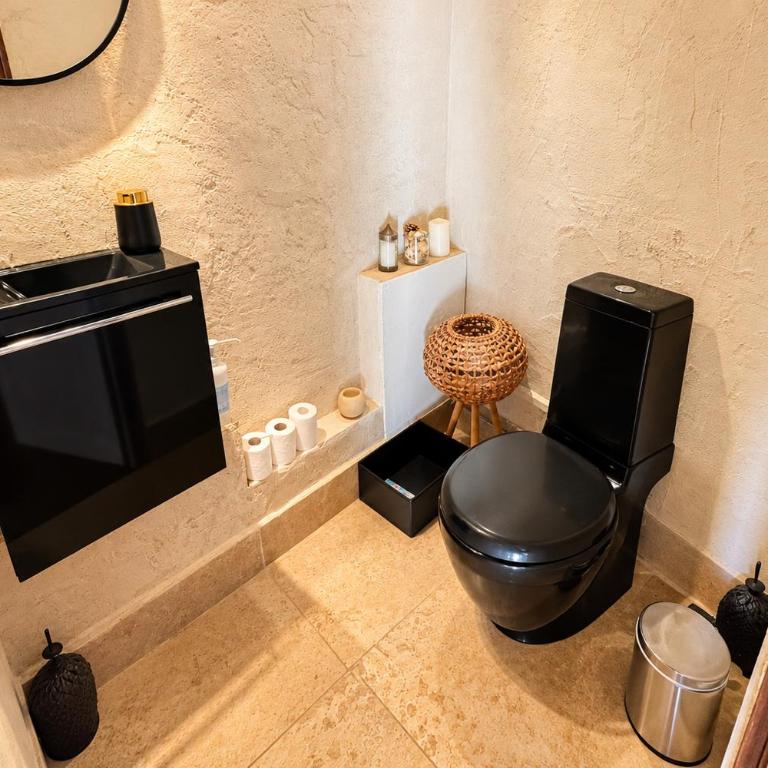 AC - Rooftop views - Festival heart - Two-Bedroom Apartment - 33