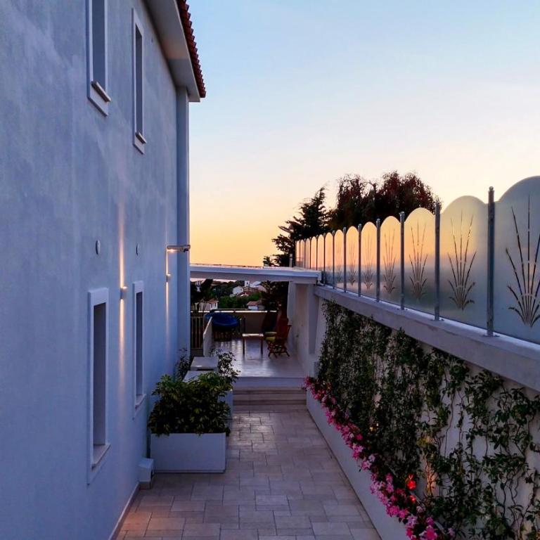 Nevada Infinity Villa with Pool, Terrace, Capri View - Villa - 3