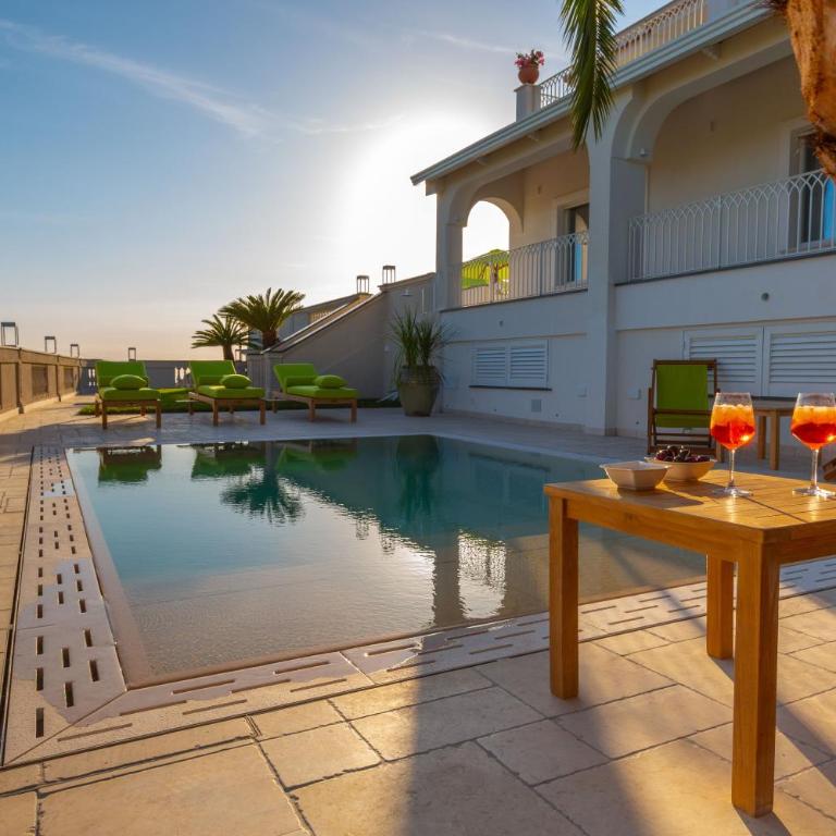 Nevada Infinity Villa with Pool, Terrace, Capri View - Villa - 32