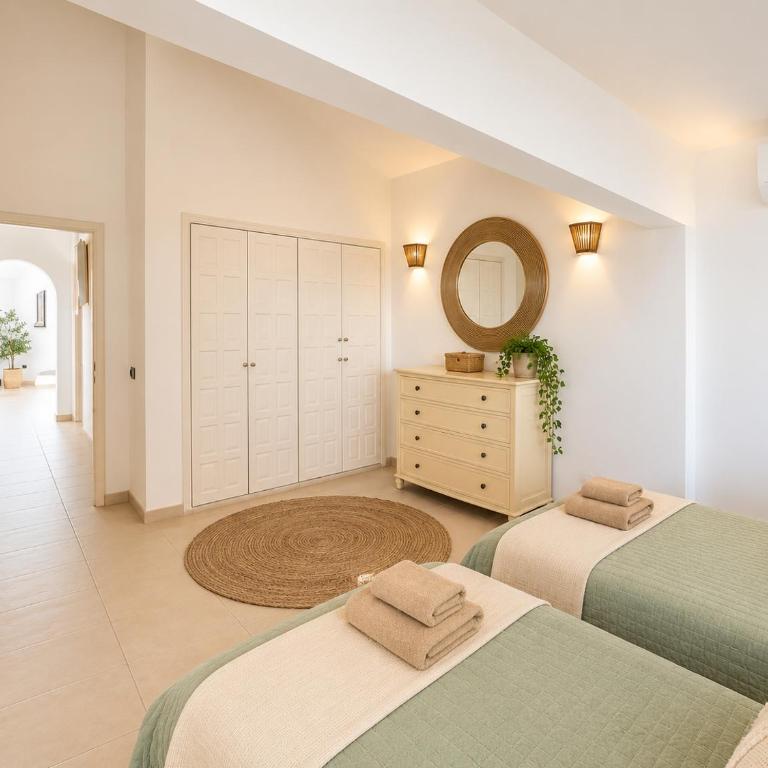 Sea View Villa with Private Pool & Jacuzzi on Golf Course - Villa con Vista Mare - 16