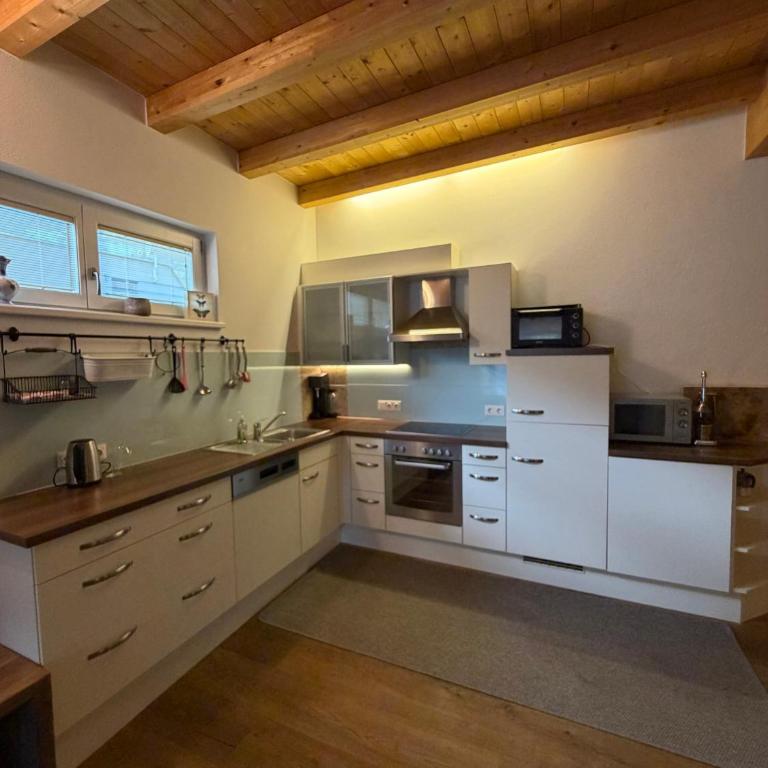 Appartement Markus - Three-Bedroom Premium Apartment with Balcony - 4