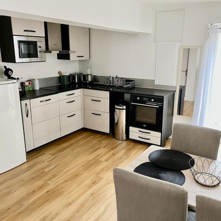 Le Branvile, Appartement chic et lumineux calme et confort - Appartement 2 Chambres - 12