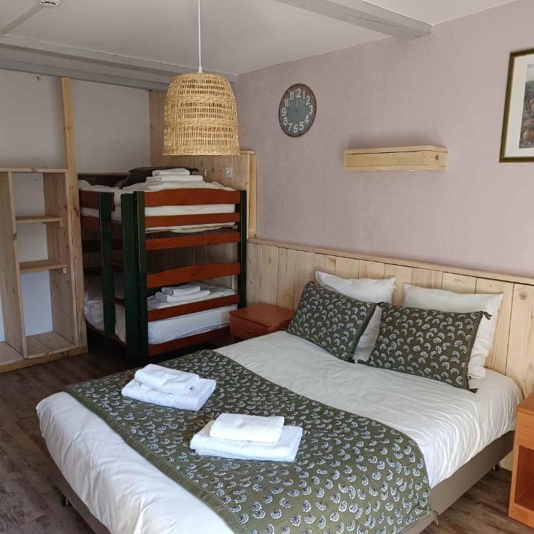Hôtel restaurant Beauséjour - Chambre Quadruple Standard - 5