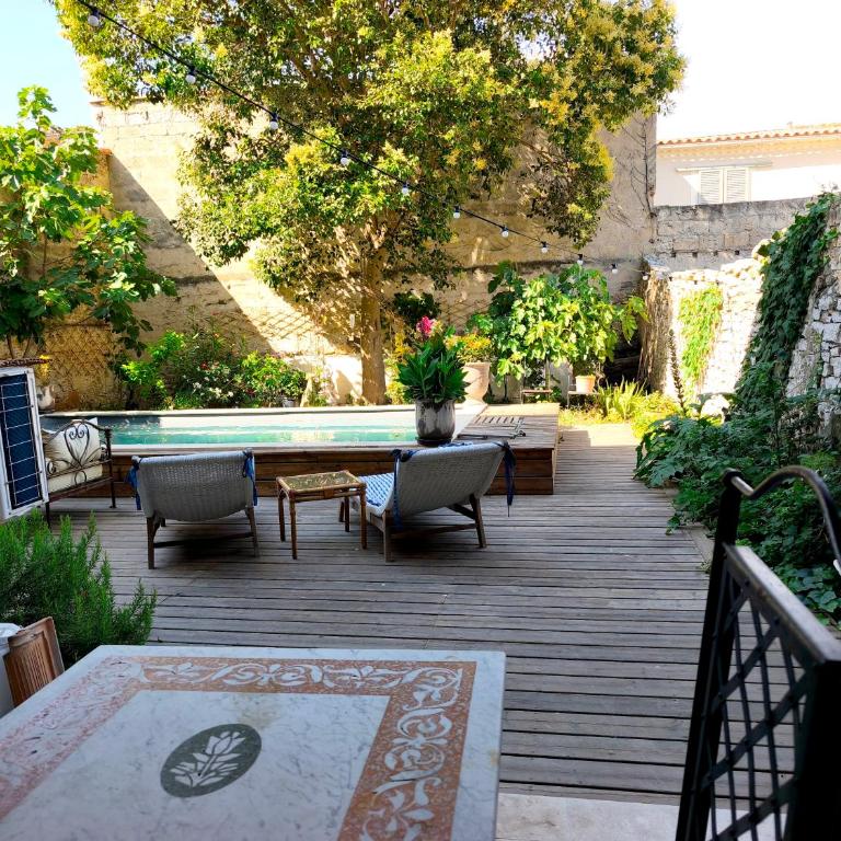 VILLA ADOYA Chambre d'hôtes Aigues-Mortes intra muros au calme climatisation réversible PISCINE WIFI ascenseur PARKING gratuit - Chambre Supérieure Lit Queen-Size - 9