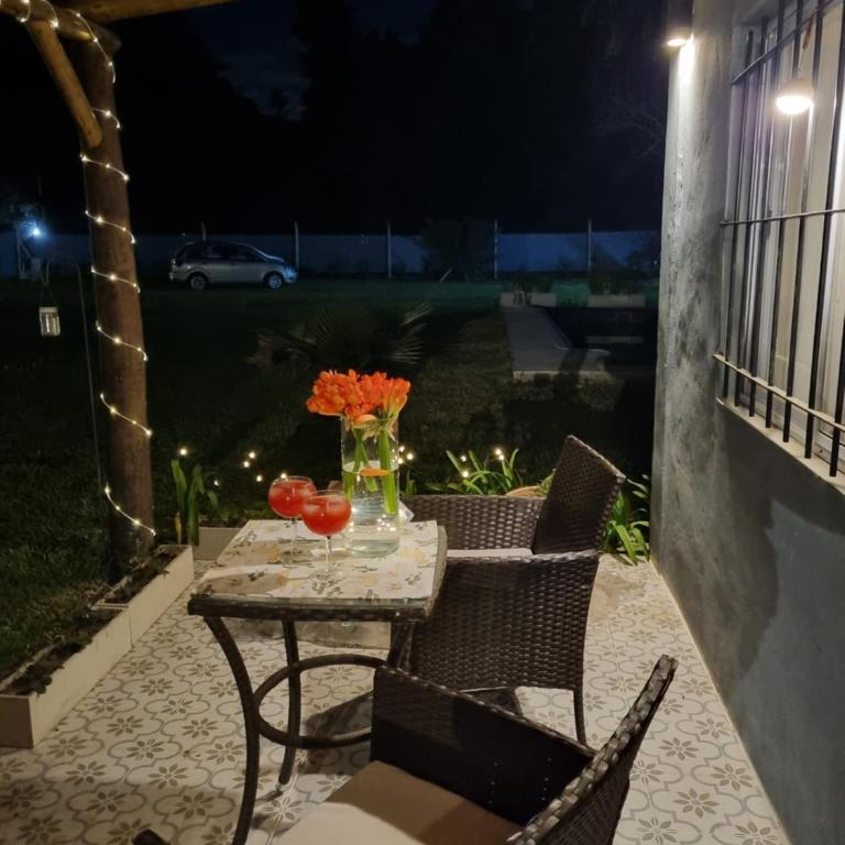 Como Tiene que Ser - Two-Bedroom House - 24