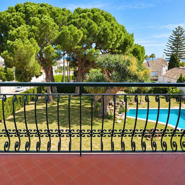 Villa Arroyo - Renovated Apartment for 6 with Sea Views and Two Terraces - Two-Bedroom Apartment - 3