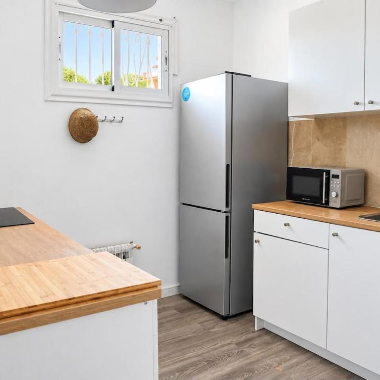 Villa Arroyo - Renovated Apartment for 6 with Sea Views and Two Terraces - Two-Bedroom Apartment - 10