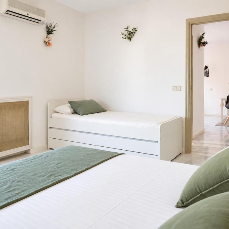 Villa Arroyo - Renovated Apartment for 6 with Sea Views and Two Terraces - Two-Bedroom Apartment - 18