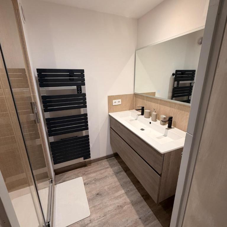Le Belved'air Appartement 4-6 complètement rénové - Two-Bedroom Apartment - 9