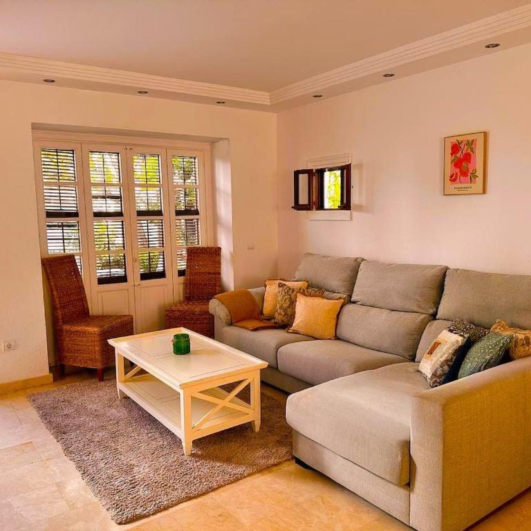 Cosy Seaside Escape with terraces & pool - Three-Bedroom House - 2