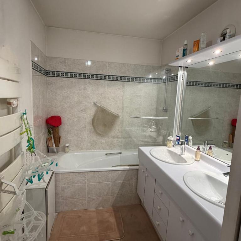 13 m2 bedroom in a fully equipped 126 m2 apartment - Chambre Double - 5