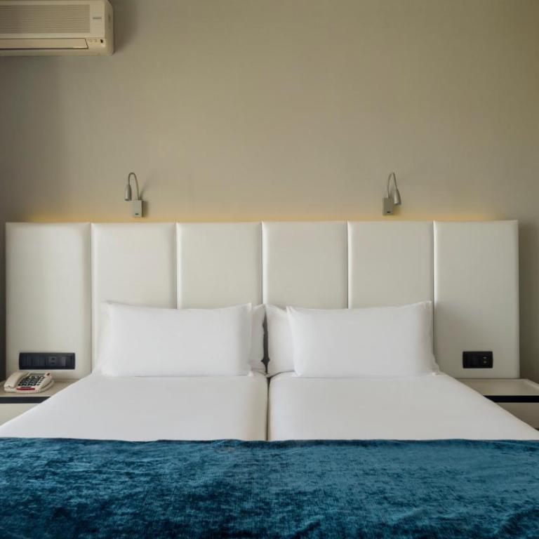 Ilunion Caleta Park - Habitación Doble adaptada para personas con movilidad reducida - 4