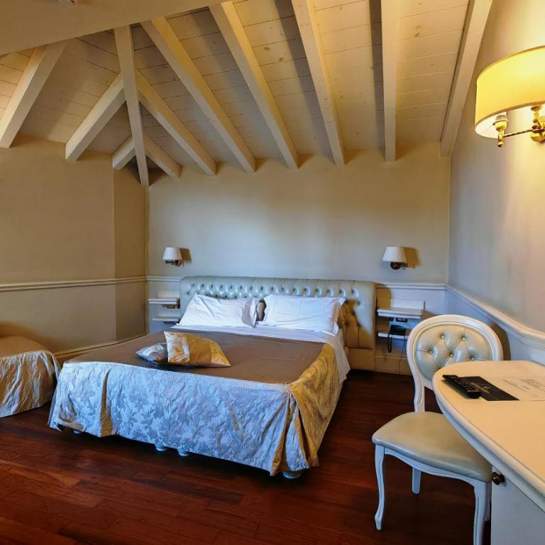 SANTA CHIARA SUITE HOTEL & SPA - Lecce - Camera Tripla - 2