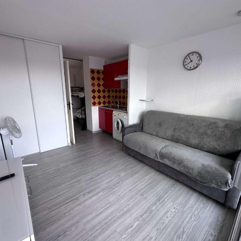 Studio cabine rénové 4 pers au Grau-du-Roi avec piscine et parking - FR-1-731-117 - Studio - 13