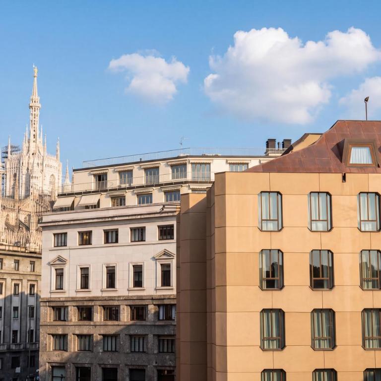 Santo Stefano Square and Duomo View - One-Bedroom Apartment with Spa Bath - 1