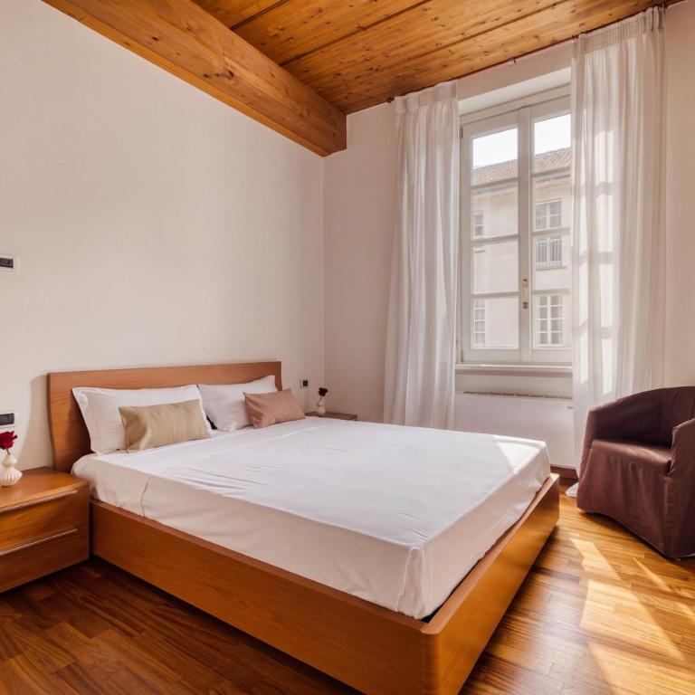 Santo Stefano Square and Duomo View - One-Bedroom Apartment with Spa Bath - 3
