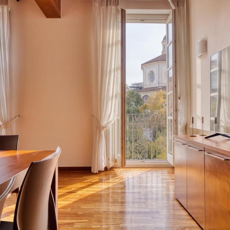 Santo Stefano Square and Duomo View - One-Bedroom Apartment with Spa Bath - 7