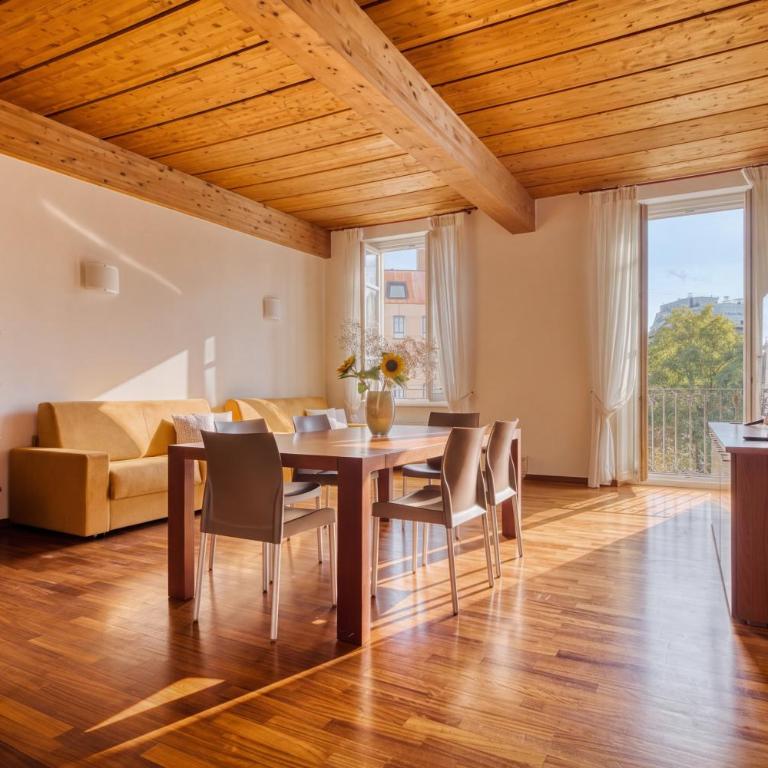 Santo Stefano Square and Duomo View - One-Bedroom Apartment with Spa Bath - 9